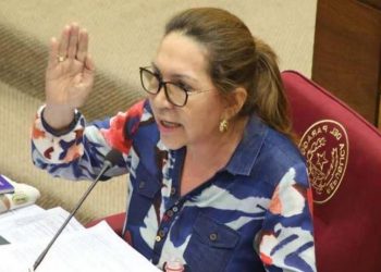 Hallan muerta a senadora paraguaya en la orilla del lago