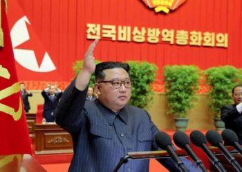 Líder norcoreano proclama la victoria sobre el coronavirus