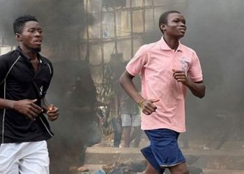 Declaran toque de queda tras protestas en Sierra Leona