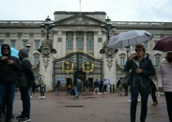 El Príncipe William viaja de emergencia a Balmoral ante frágil salud de la Reina