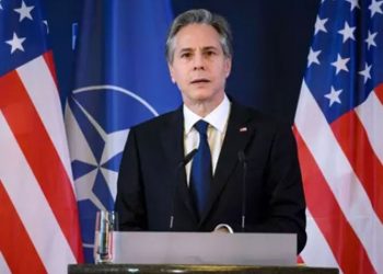 Blinken afirma que mantiene contacto con Rusia por las amenazas nucleares