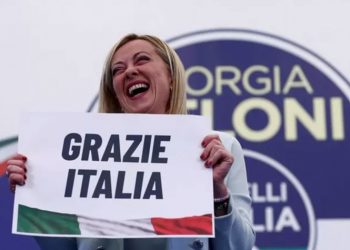 Llega al poder en Italia la ultraderechista Meloni, la primera mujer en gobernar el país, quien dice «no a LGBT»