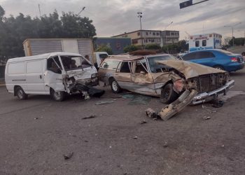 CHOQUE EN LA C2: Se destrozan dos camionetas y hay lesionados (+FOTOS)
