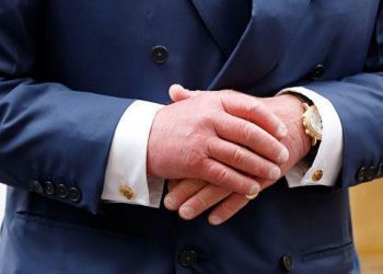 El REY CARLOS III ESTÁ ENFERMO: Tiene los dedos hinchados y rojos