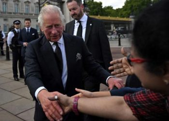 CARLOS III: El rey dedos de salchicha