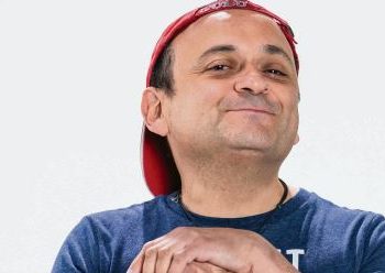 VECINOS: Germán muestra su Marimba (+FOTO AMOR)