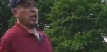 Latino se gana hasta cinco mil dólares vendiendo agua en Central Park en Nueva York