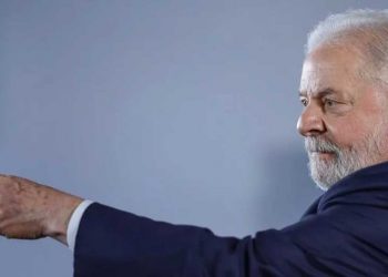 Lula y otros candidatos repudian nueva agresión bolsonarista a una periodista