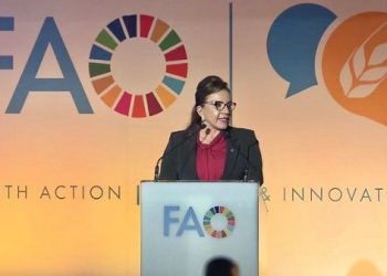 Presidenta de Honduras propone modelo económico alternativo