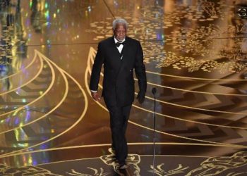 Morgan Freeman en QATAR 2022: ¿Por qué lleva un guante en su mano izquierda?
