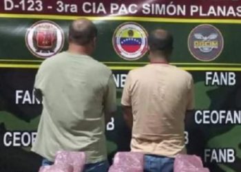 EN VIDEO: Se cayó un inspector del Cicpc junto a su cómplice transportando presunta marihuana