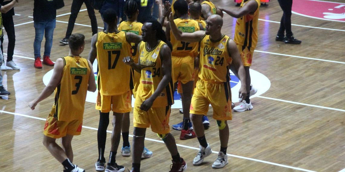 Gaiteros vence a Héroes en el Peba