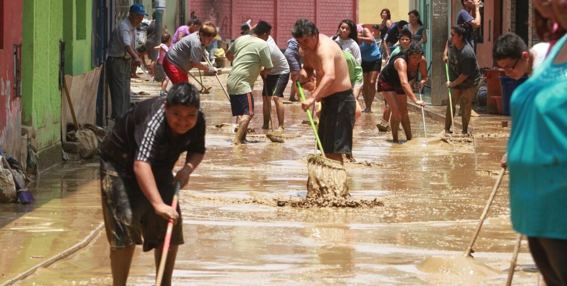 Perú envía buque con 500 toneladas de ayuda humanitaria para afectados por lluvias