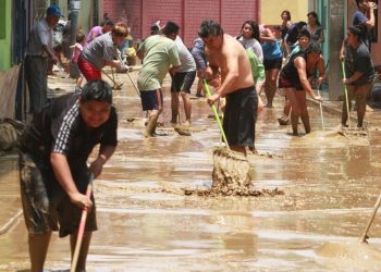 Perú envía buque con 500 toneladas de ayuda humanitaria para afectados por lluvias