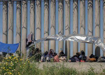 Migrantes en México se lanzan al río Bravo ante desesperación de llegar a EE.UU.