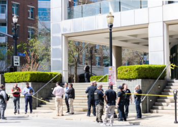 Cuatro muertos y ocho heridos deja tiroteo en banco de Louisville, Estados Unidos