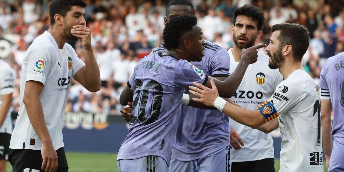 Real Madrid condena los hechos de odio contra Vinícius y presenta denuncia ante la Fiscalía