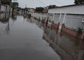 Varias zonas de Aragua quedan inundadas por las fuertes lluvias