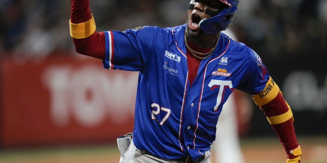 Acuña empezó mayo jonroneando y salió del juego por un pelotazo