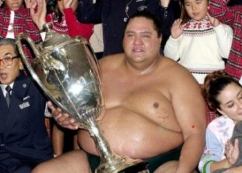 Adiós a Taro Akebono, pionero en el mundo del sumo.
