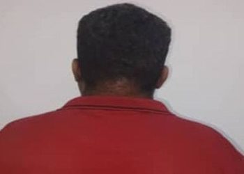 El vecino se burlaba de su hijo y en un ataque de ira lo mató